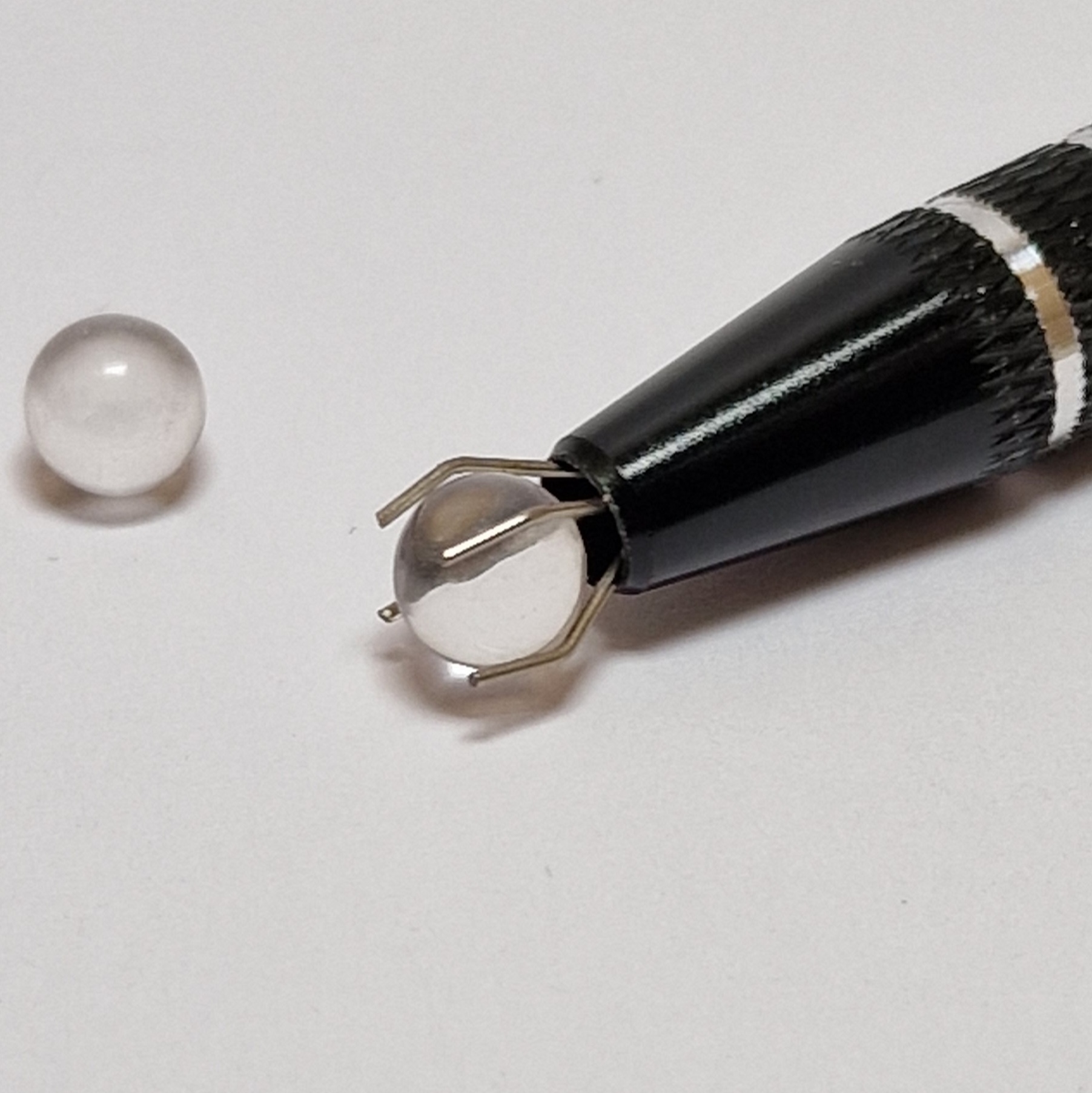 Graveda Terp Pearl Claw - Pinzette mit vier Klauen aus Aluminium inklusive 2 Terp Pearls